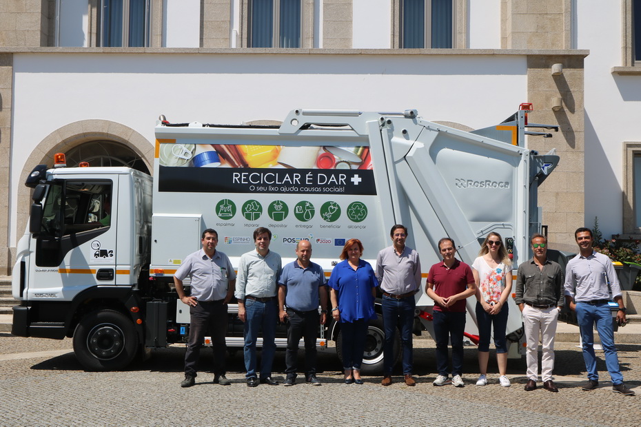 Autarquia recebe viatura da LIPOR para recolha seletiva de resíduos recicláveis #3