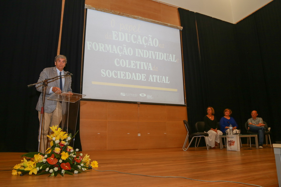 Conferência 'O Papel da Educação (...)' #5
