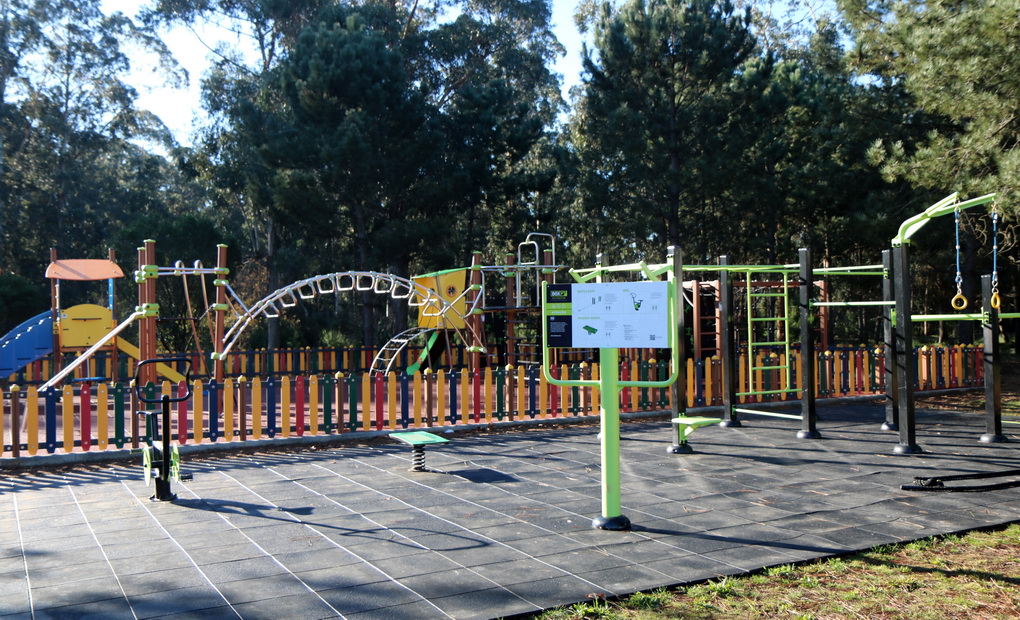 Parque infantil instalado junto ao Parque da Cidade #1