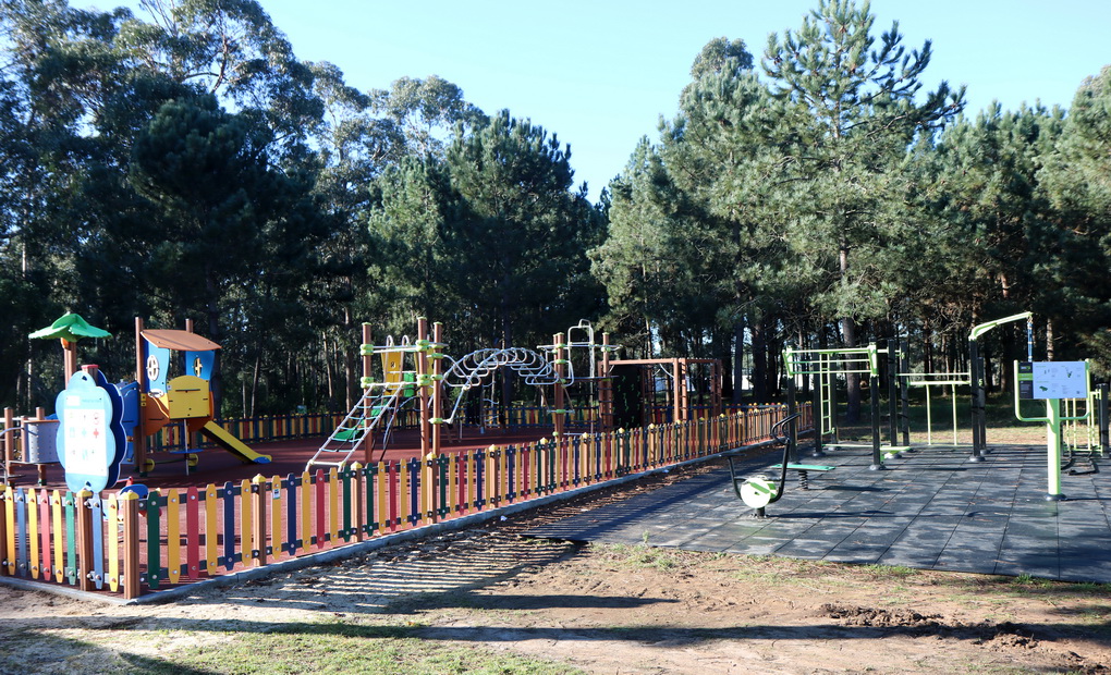 Parque infantil instalado junto ao Parque da Cidade #2